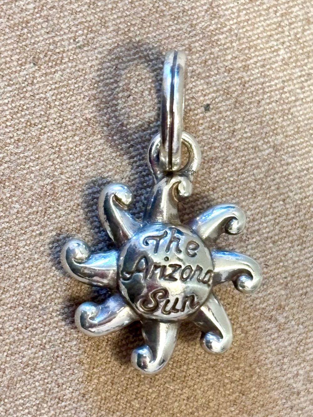 🆕 Brighton Arizona state charm Silver smiling sun “The Arizona Sun” on back - Picture 2 of 5